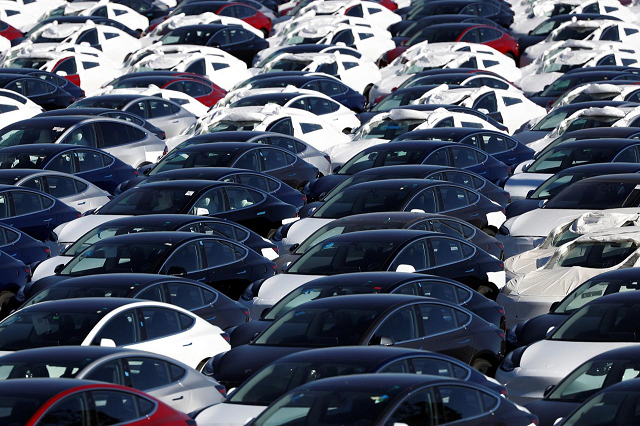 a parking lot of predominantly new tesla model 3 electric vehicles is seen in richmond california us june 22 2018 picture taken june 22 2018 photo reuters