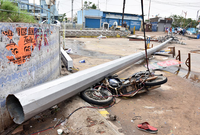 gaja is the second major storm to hit india 039 s east coast in recent weeks photo reuters