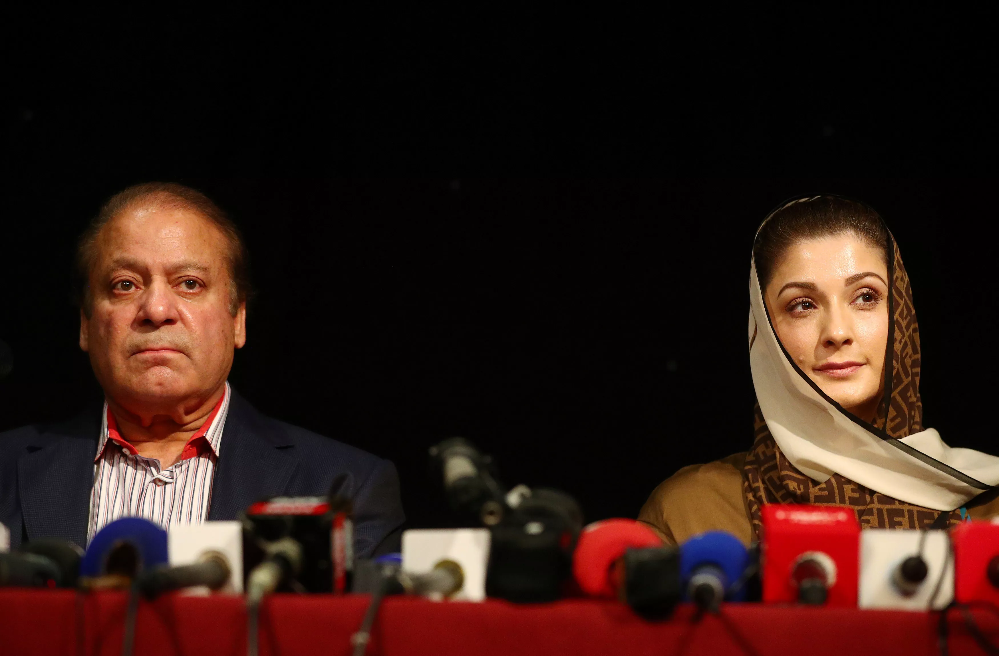 nawaz sharif with daughter maryam nawaz photo afp