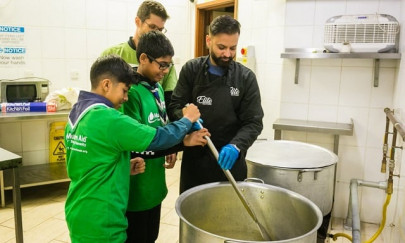 muslims and jews cook together on mitzvah day muslims and jews cook together on mitzvah day