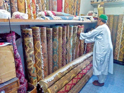 with exports in gloom karachi s carpet weavers abandon looms