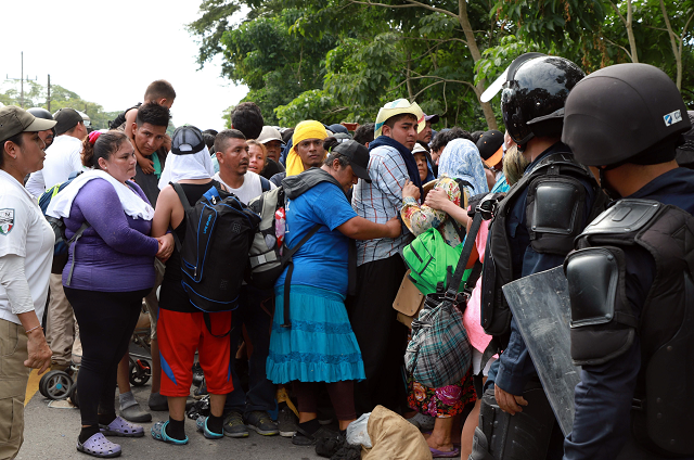 salvadorean migrants travelling to the us are detained for entering the country illegally during an operation by mexican police in metapa chiapas state on november 21 2018 photo afp