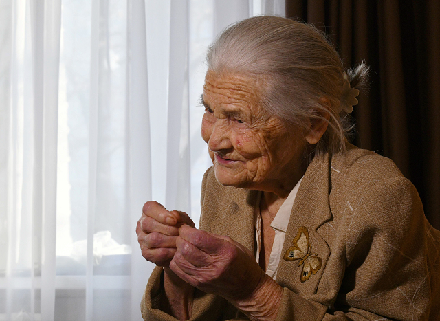 oksana ostapenko aged 97 remembers quot holodomor quot as she sits in the kiev flat she now shares with own daughter on november 20 2018 photo afp