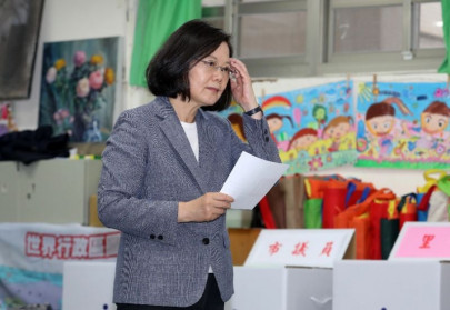 taiwan s president quits party leadership after major polls setback