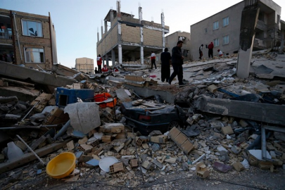 strong earthquake rocks western iran strong earthquake rocks western iran