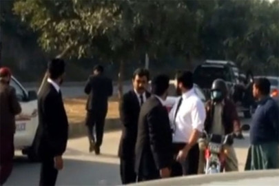 pm imran s nephew allegedly manhandles fia personnel at islamabad court pm imran s nephew allegedly manhandles fia personnel at islamabad court