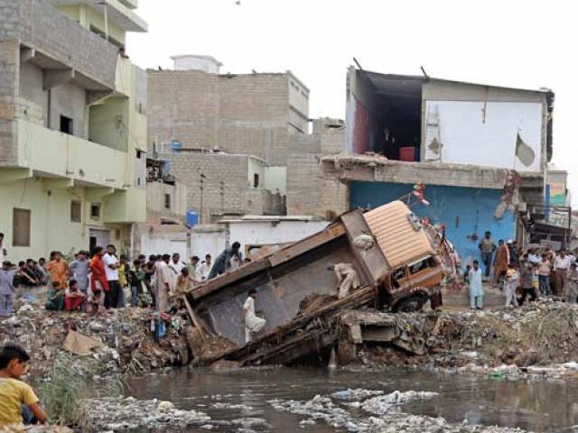 traffic congestion hyderabad district administration told to remove encroachments