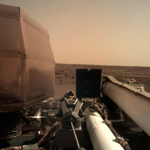 this handout image released by nasa jpl caltech on november 26 2018 and acquired by nasa 039 s insight mars lander using its robotic arm mounted instrument deployment camera idc shows a view from nasa 039 s insight lander after it touched down on the surface of mars nasa 039 s usd 993 million mars insight lander successfully touched down on the red planet to listen for quakes and study how rocky planets formed the us space agency said photo afp this handout image released by nasa jpl caltech on november 26 2018 and acquired by nasa 039 s insight mars lander using its robotic arm mounted instrument deployment camera idc shows a view from nasa 039 s insight lander after it touched down on the surface of mars nasa 039 s usd 993 million mars insight lander successfully touched down on the red planet to listen for quakes and study how rocky planets formed the us space agency said photo afp