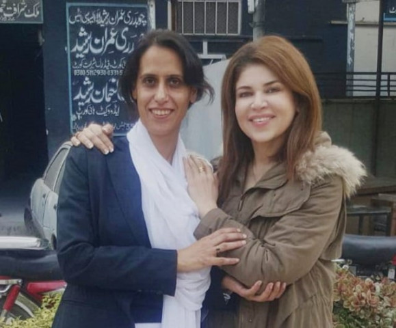 mishi khan with her lawyer photo express mishi khan with her lawyer photo express