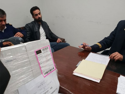 kuwaiti official held at islamabad airport over bid to smuggle 46 000