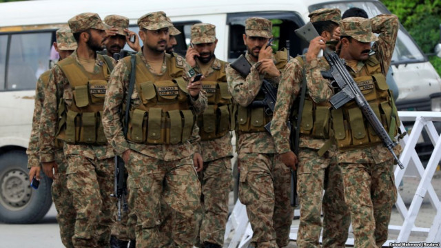 file photo of pakistan army soldiers photo reuters file photo of pakistan army soldiers photo reuters