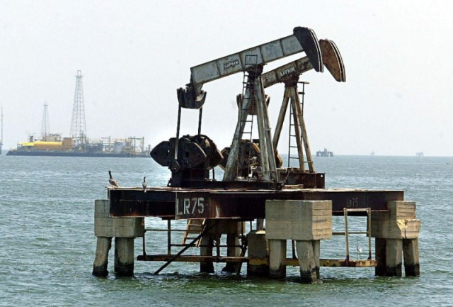 traders uncertain whether opec and non opec nations will curb output in meeting next week photo online