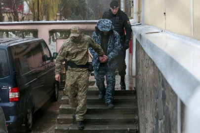 ukraine bars russian men from entry as tensions flare ukraine bars russian men from entry as tensions flare