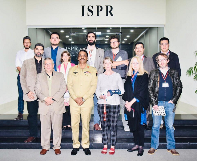 maj gen asif ghafoor with foreign media representatives outside the ispr office photo ispr