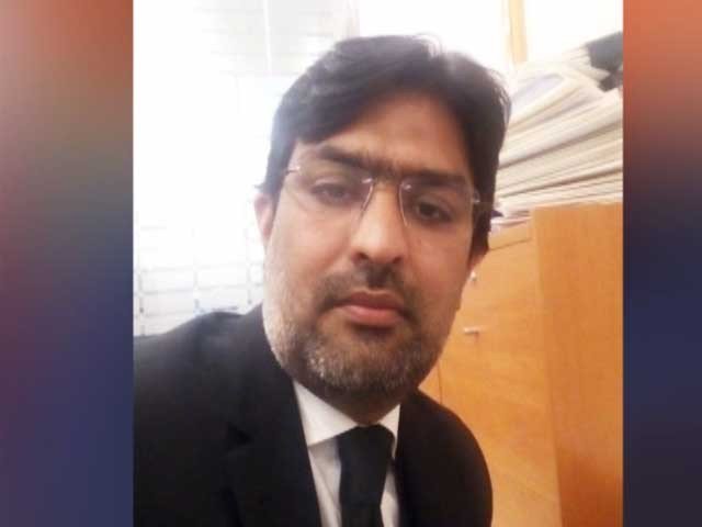 lawyer resigns on personal grounds but had a heated debate with zulfi bukhari in dual nationality case photo file