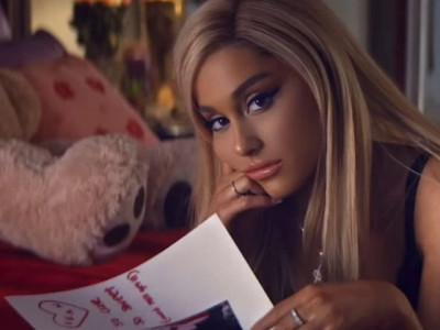 ariana s thank u next beats adele s hello to fastest 100 million views ariana s thank u next beats adele s hello to fastest 100 million views