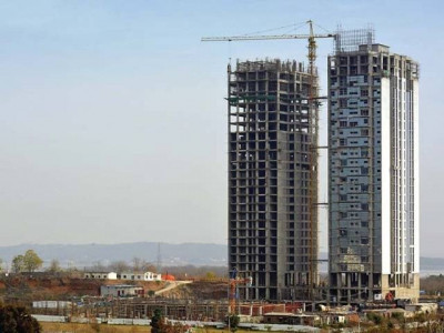 real estate market unfazed by economic shocks