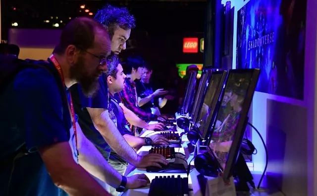 a sydney gamer heard on a livestream allegedly hitting a woman was charged with assault by australian police monday after the incident went viral on social media photo afp a sydney gamer heard on a livestream allegedly hitting a woman was charged with assault by australian police monday after the incident went viral on social media photo afp