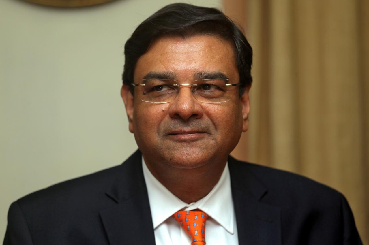 indian central bank governor resigns due to govt pressure