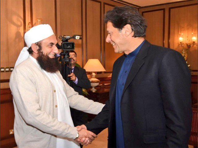 maualan tariq jameel meets pm imran khan at pm 039 s office in islamabad on tuesday photo pm office twitter