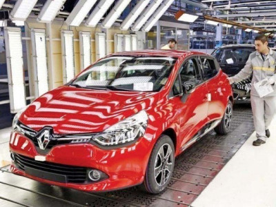 foreign minister lauds renault s decision to manufacture cars in pakistan