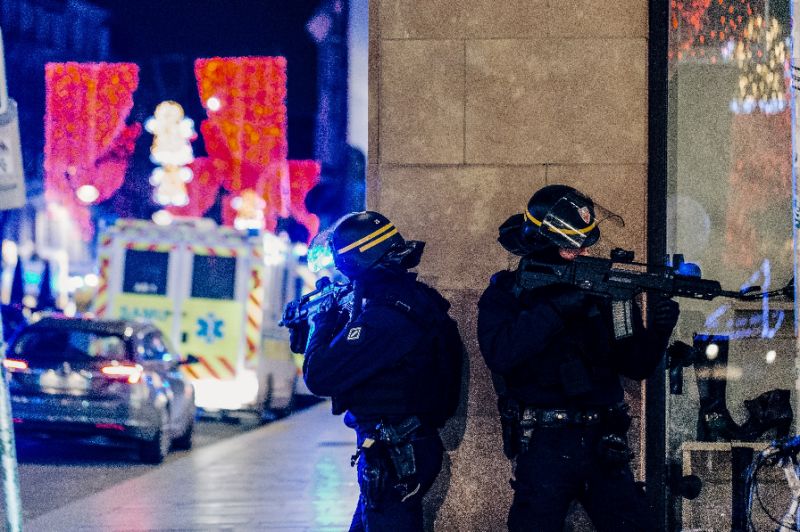 a manhunt was underway after the killer opened fire at around 1900 gmt on one of the city 039 s busiest streets sending crowds of evening shoppers fleeing for safety photo afp