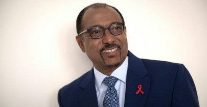 under fire unaids chief offers to resign in june