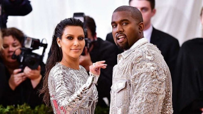 kim kardashian warns drake to never threaten her family after kanye s twitter meltdown kim kardashian warns drake to never threaten her family after kanye s twitter meltdown