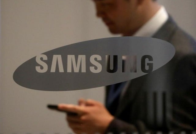 the logo of samsung electronics is seen at its office building in seoul south korea south korea october 11 2017 photo reuters the logo of samsung electronics is seen at its office building in seoul south korea south korea october 11 2017 photo reuters