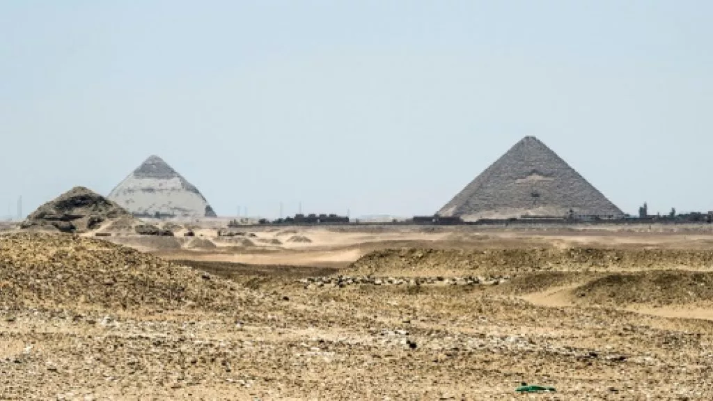 saqqara necropolis south of cairo where egyptian antiquities officials say a new tomb belonging to a high priest and dating back more than 4 400 years photo afp saqqara necropolis south of cairo where egyptian antiquities officials say a new tomb belonging to a high priest and dating back more than 4 400 years photo afp
