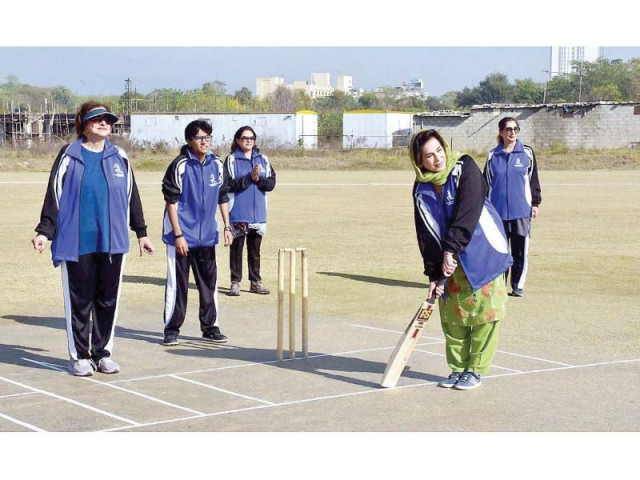 fehmida mirza on the pitch during a match between the parliamentarians and the media photo app fehmida mirza on the pitch during a match between the parliamentarians and the media photo app