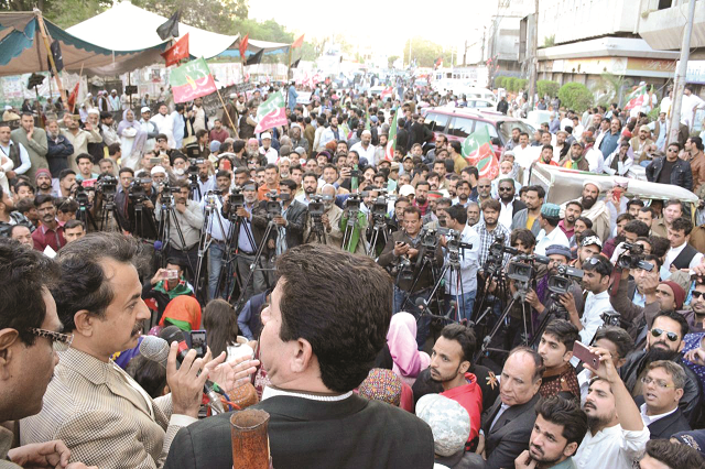 pakistan tehreek e insaf leaders address a protest demonstration against the city s water crisis outside the karachi press club on sunday photo press release