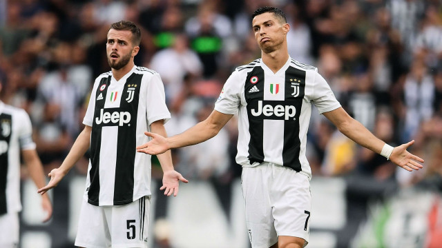 juventus continue their winning streak with 15 wins while napoli are still eight points behind the turin side photo reuters juventus continue their winning streak with 15 wins while napoli are still eight points behind the turin side photo reuters