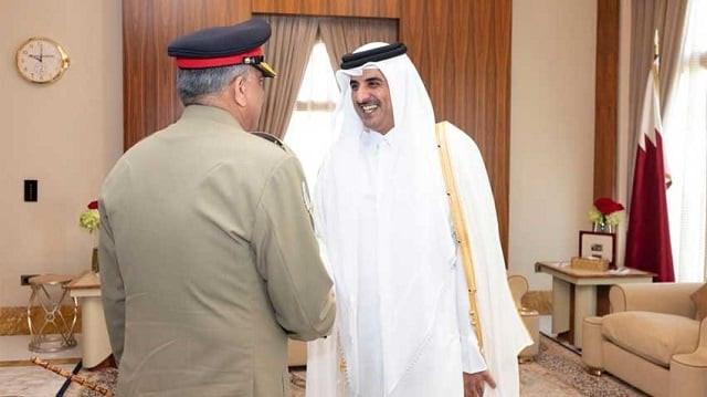 emir of qatar sheikh tamim bin hamad al thani greets army chief general qamar javed bajwa photo ispr emir of qatar sheikh tamim bin hamad al thani greets army chief general qamar javed bajwa photo ispr
