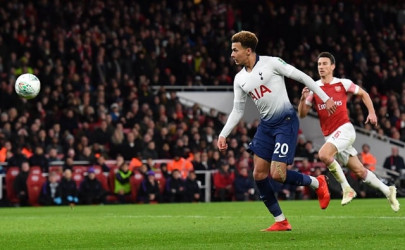 arsenal close in on bottle throwing spectator arsenal close in on bottle throwing spectator