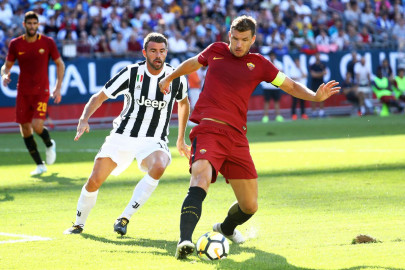 struggling roma travels to face league leaders juventus