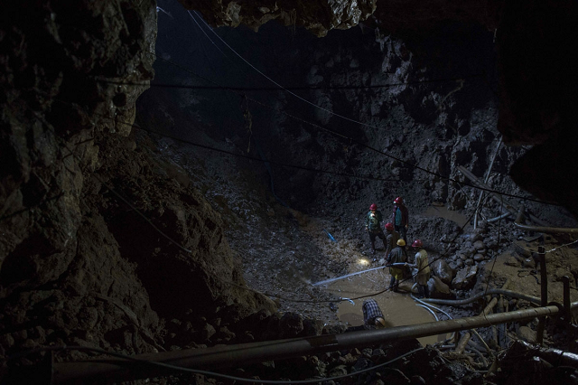 nine feared dead in russian mine fire