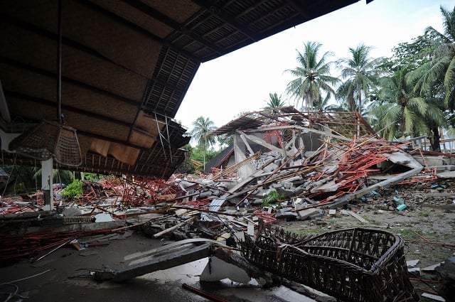 damaged buildings at the mutiara carita cottages in carita in banten province on december 24 2018 two days after a tsunami photo afp