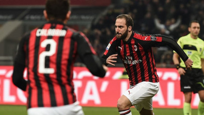 milan and higuain end goal droughts in victory over spal