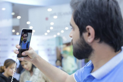 huawei launches mate 20 pro at first experience store huawei launches mate 20 pro at first experience store