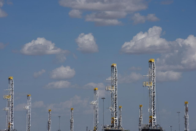 russian production hits post soviet record us output also touches peak photo reuters russian production hits post soviet record us output also touches peak photo reuters