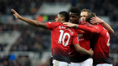 solskjaer extends perfect record as man united beat newcastle
