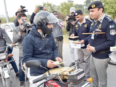 2018 crackdown over 0 16m bikers fined for not wearing helmets 2018 crackdown over 0 16m bikers fined for not wearing helmets