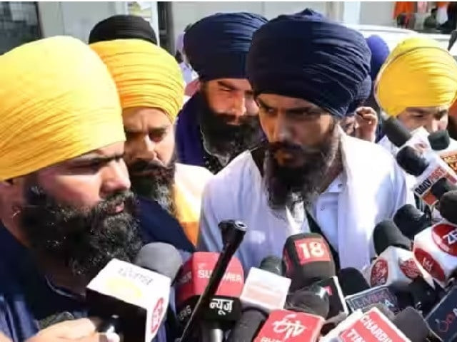 khalistani sympathiser amritpal singh r and to his left is toofan singh khalistani sympathiser amritpal singh r and to his left is toofan singh