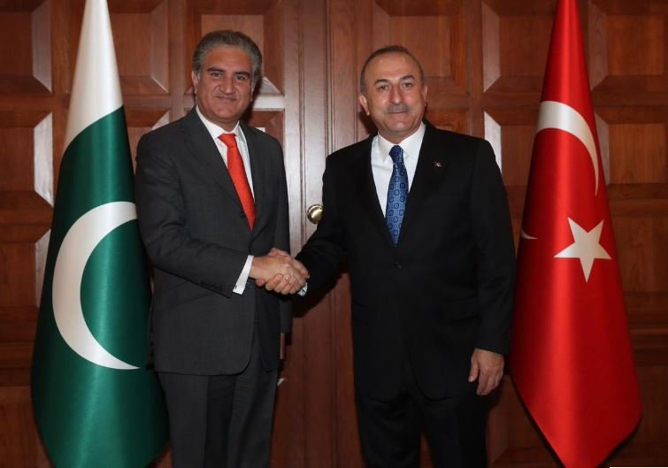 foreign minister shah mahmood qureshi shakes hands with his turkish counterpart mevlut cavasoglu in ankara on friday photo courtesy pid gov