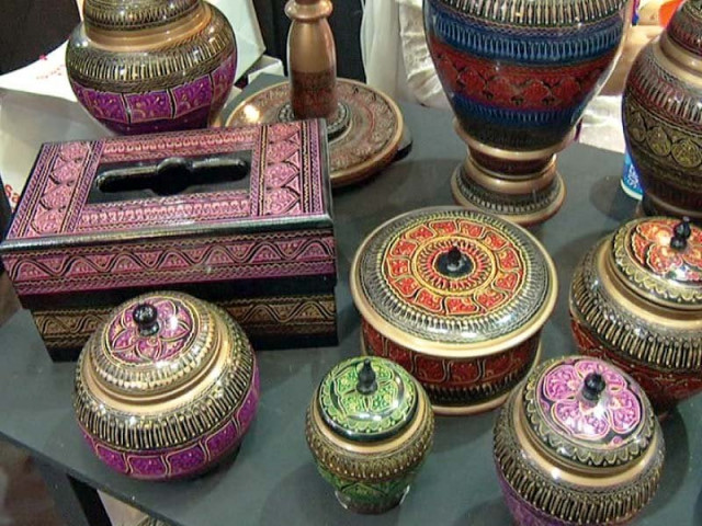 over 3 500 artisans from rural sindh are displaying their handiwork at the 6th sartyoon sang crafts exhibition being held at ocean mall photos express over 3 500 artisans from rural sindh are displaying their handiwork at the 6th sartyoon sang crafts exhibition being held at ocean mall photos express