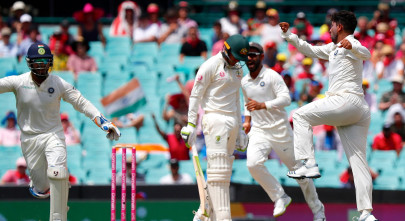 struggling australia throw away wickets in big run chase struggling australia throw away wickets in big run chase