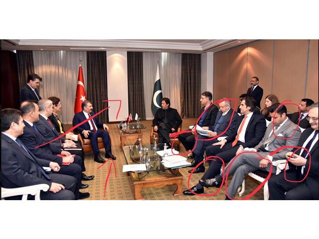 viral photo shows shocking body language of pakistani delegation visiting ankara photo twitter talathussain