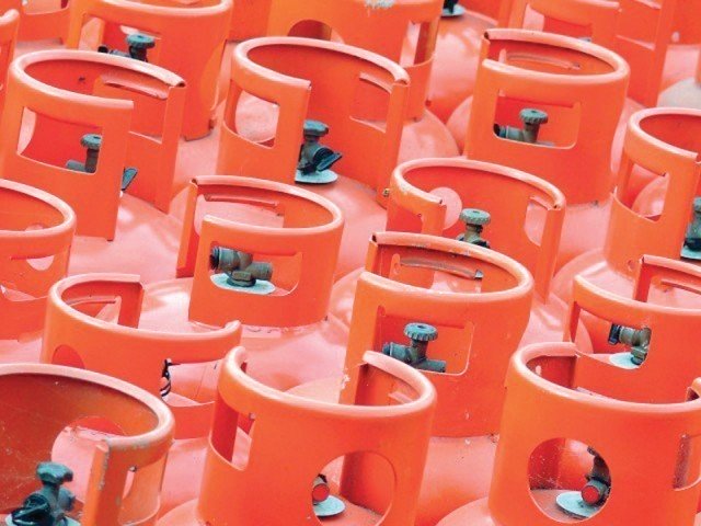 distributor alleges gas is being hoarded to make quick buck photo file