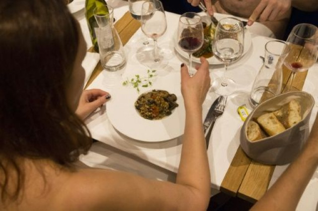 quot o 039 naturel quot will draw the curtain on nude fine dining in paris in february after a little over a year despite rave reviews from diners photo afp quot o 039 naturel quot will draw the curtain on nude fine dining in paris in february after a little over a year despite rave reviews from diners photo afp
